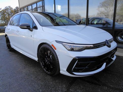 Used 2025 Volkswagen Golf R Black Edition DSG image 3