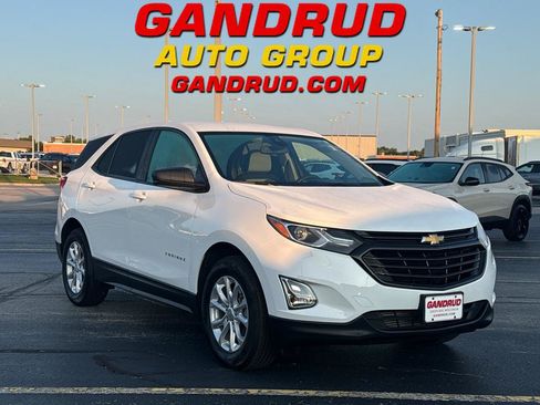 Used 2020 Chevrolet Equinox LS w/ LS Convenience Package FWD image 1