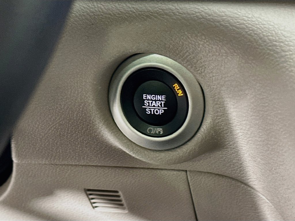 Certified 2024 Chrysler Pacifica Touring-L FWD image 22
