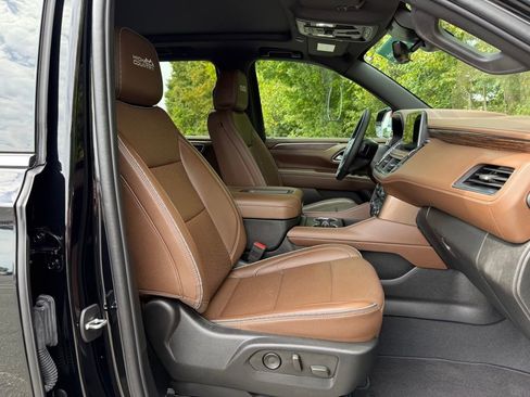 Certified 2024 Chevrolet Suburban High Country w/ Premium Package 2 image 23