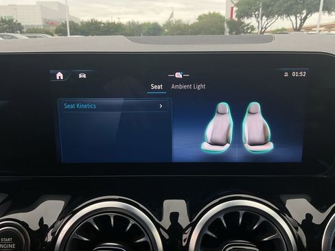 Used 2025 Mercedes-Benz GLA 250 image 30