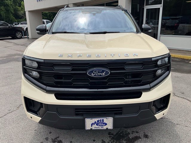 Used 2025 Ford Expedition Active AWD/4WD image 8