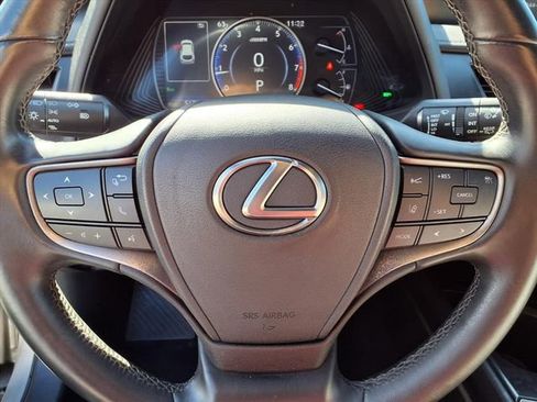 Used 2020 Lexus UX 200 image 9