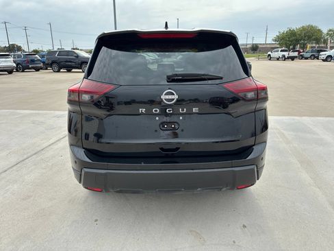 Used 2025 Nissan Rogue S FWD image 4