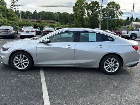 Used 2016 Chevrolet Malibu LT FWD image 2