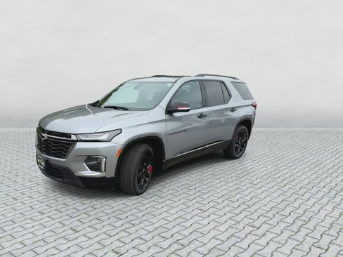 Used 2023 Chevrolet Traverse Premier w/ Redline Edition AWD/4WD image 4