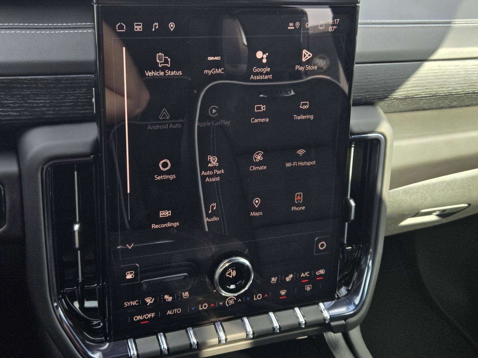 New 2026 GMC Yukon AT4 Ultimate AWD/4WD image 13