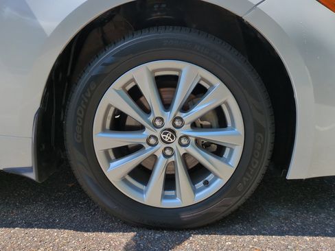 Used 2025 Toyota Corolla SE FWD image 11