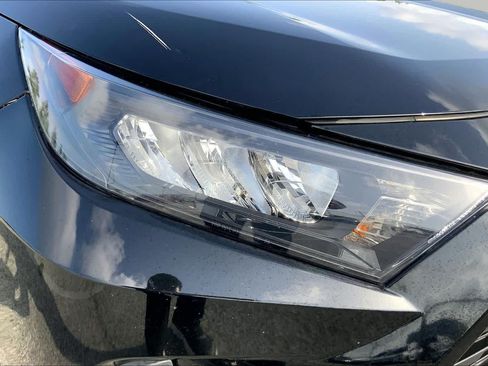 Used 2021 Toyota RAV4 LE FWD image 27