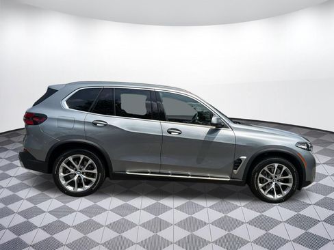 Certified 2024 BMW X5 xDrive40i w/ Parking Assistance Package AWD/4WD image 8