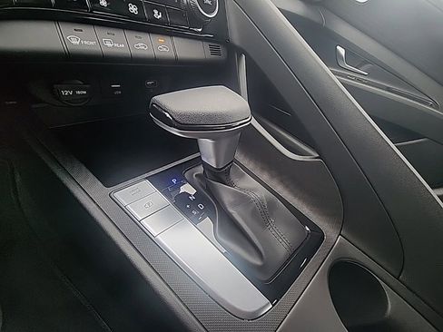 Certified 2023 Hyundai Elantra SEL image 20