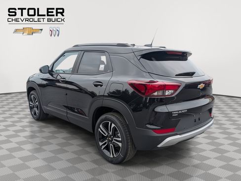 New 2025 Chevrolet TrailBlazer LT w/ LT Cold Weather Package AWD/4WD image 2