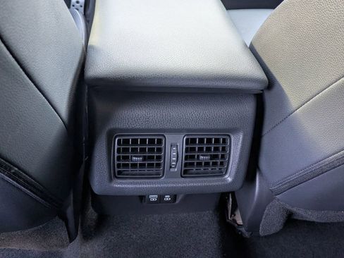 Used 2025 Toyota Camry SE image 15