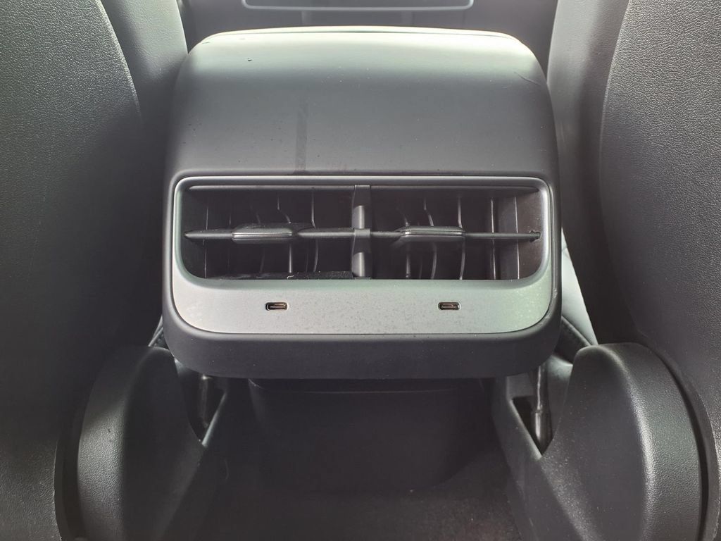 Used 2021 Tesla Model Y 2WD image 17