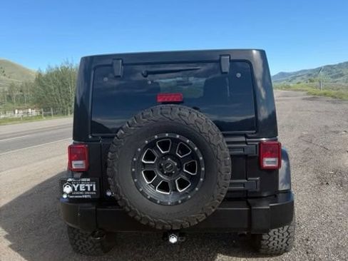 Used 2016 Jeep Wrangler Unlimited Sahara w/ Connectivity Group AWD/4WD image 6