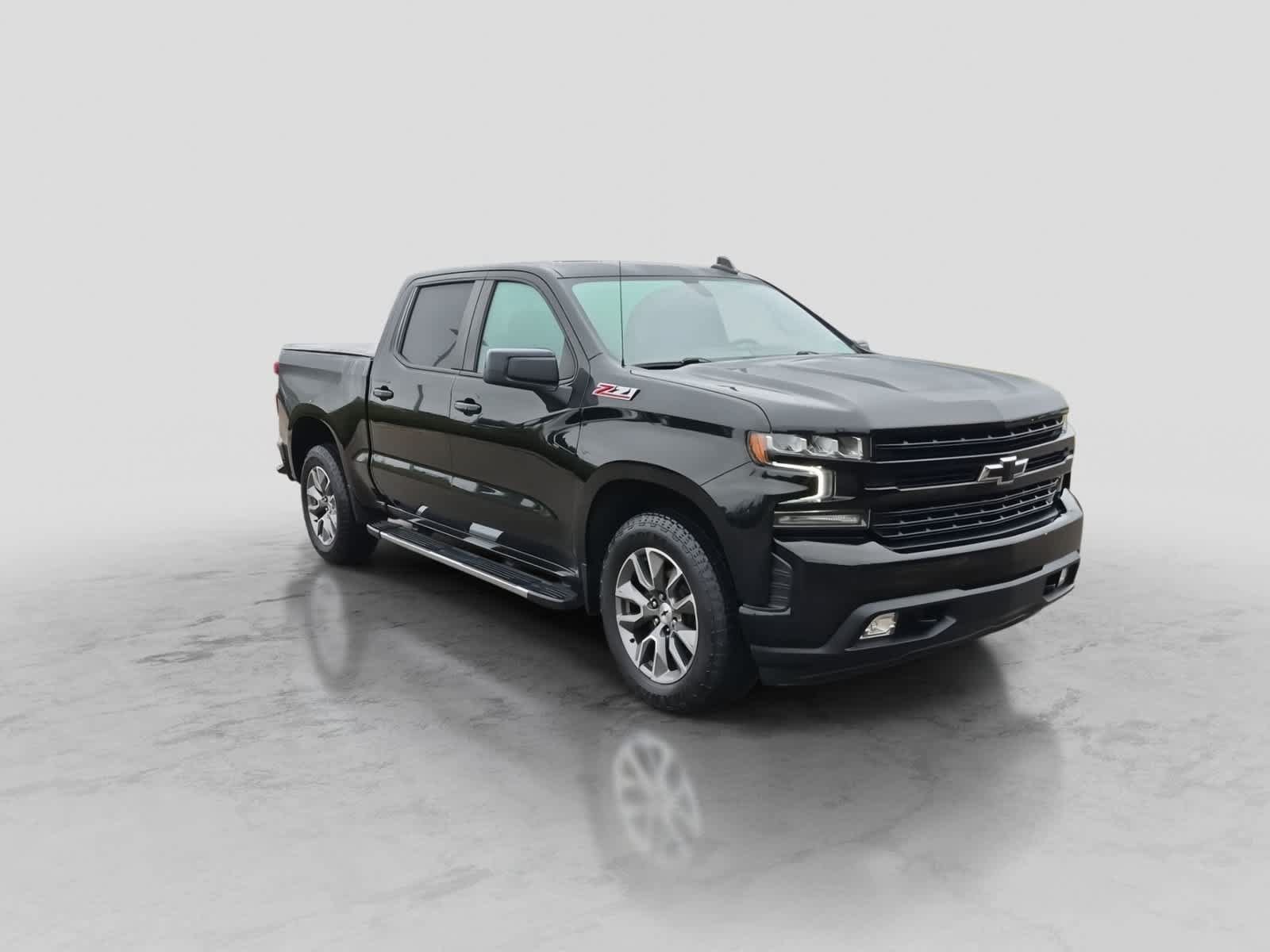 Used 2021 Chevrolet Silverado 1500 RST w/ Convenience Package II AWD/4WD image 2