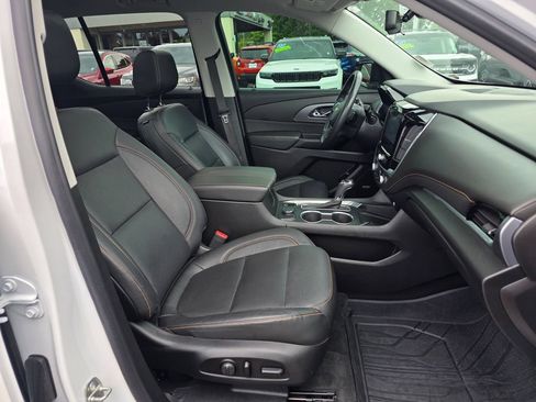 Used 2019 Chevrolet Traverse Premier w/ LPO, Blackout Package AWD/4WD image 28