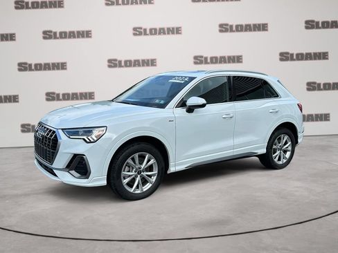 Used 2023 Audi Q3 2.0T Premium w/ Convenience Package AWD/4WD image 1