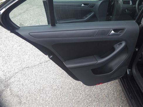 Used 2012 Volkswagen Jetta SE image 18