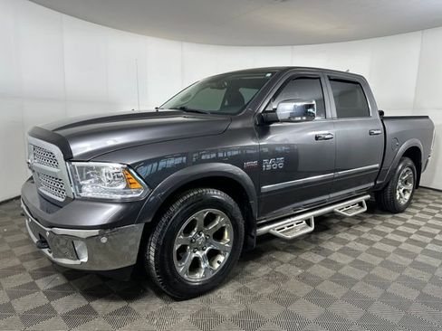 Used 2017 RAM 1500 Laramie w/ Convenience Group image 7