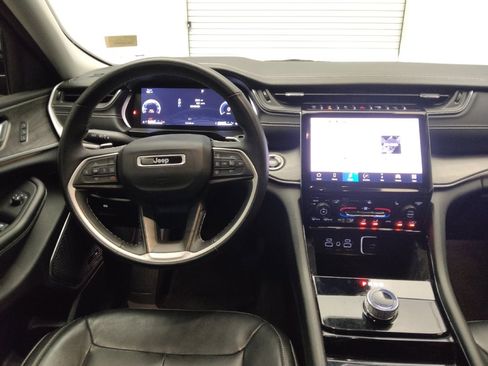 Used 2022 Jeep Grand Cherokee L Limited image 22