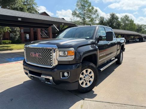 Used 2015 GMC Sierra 2500 Denali w/ Suspension Package, Off-Road image 1