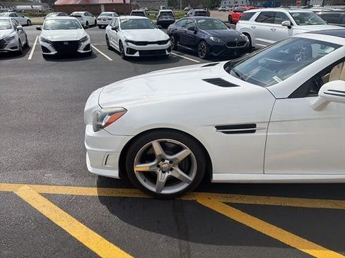 Used 2015 Mercedes-Benz SLK 250 image 7