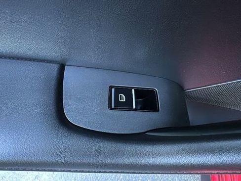 Used 2023 MAZDA MAZDA3 s FWD image 30