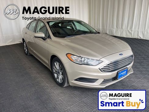 Used 2017 Ford Fusion SE FWD image 34