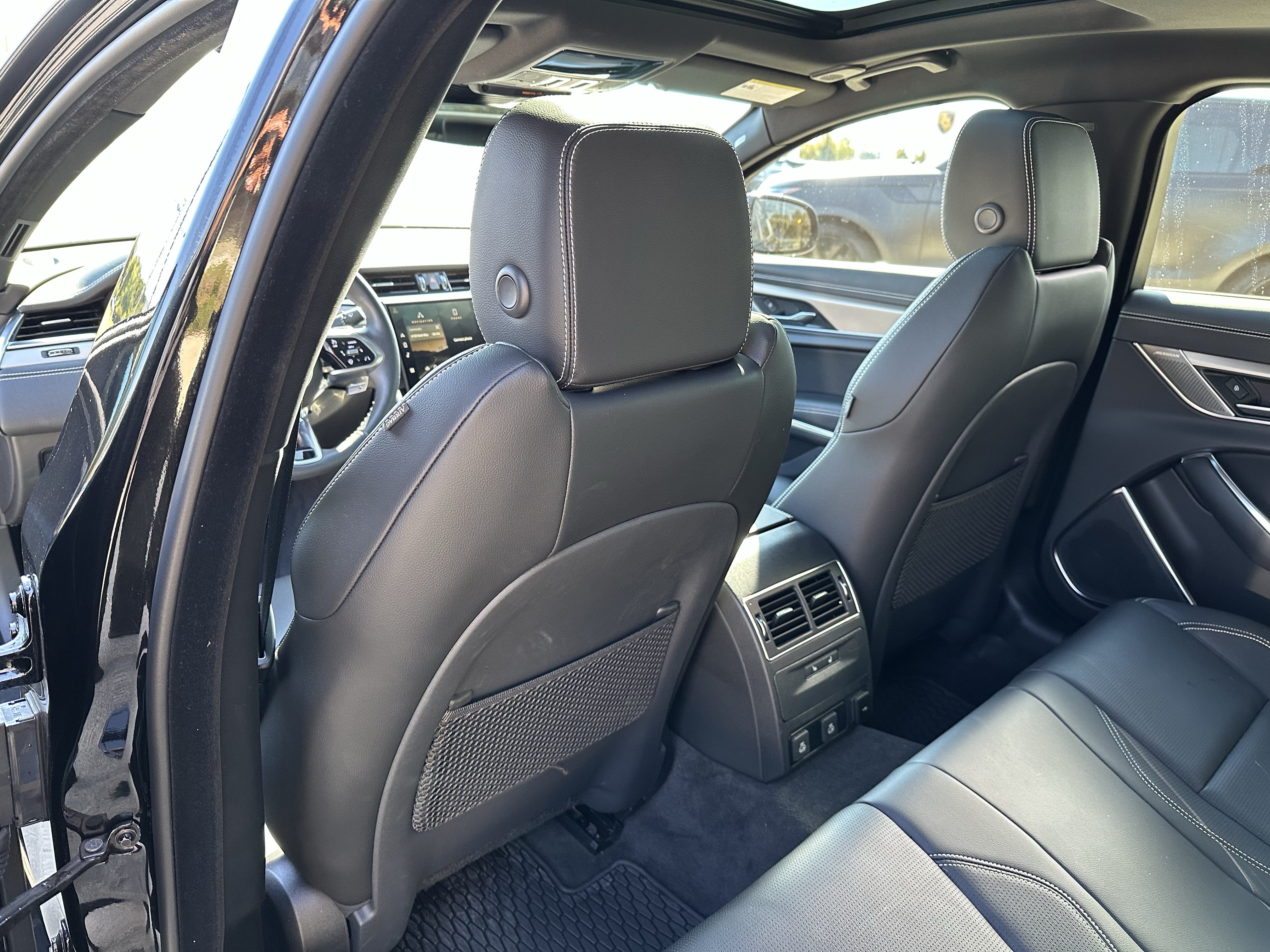 Certified 2024 Jaguar XF R-Dynamic SE AWD/4WD image 34