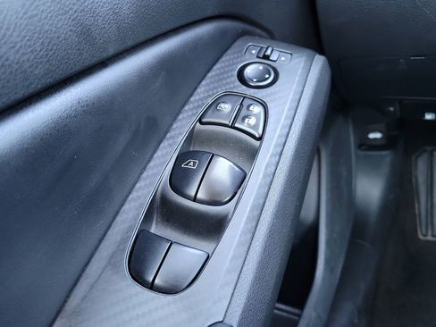 Used 2024 Nissan Altima 2.5 SV image 12