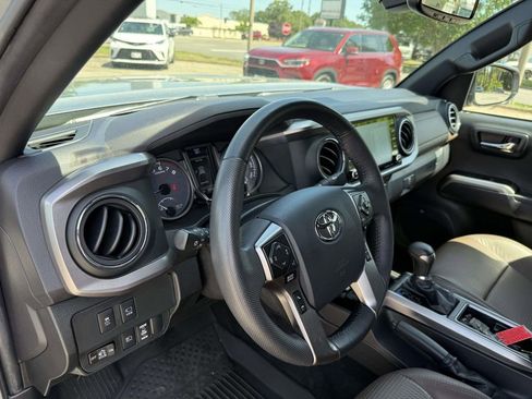 Certified 2023 Toyota Tacoma Limited AWD/4WD image 27