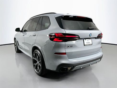 New 2026 BMW X5 xDrive40i w/ M Sport Package AWD/4WD image 8
