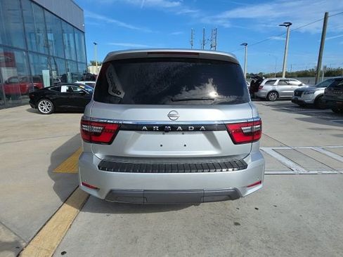Used 2022 Nissan Armada SV w/ SV Appearance Package image 6