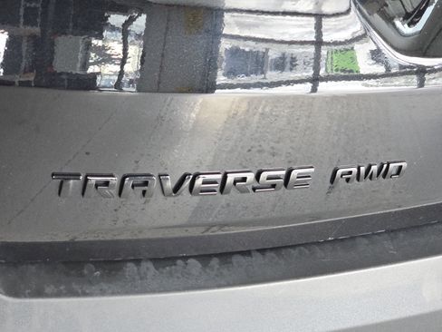 Used 2022 Chevrolet Traverse RS image 15