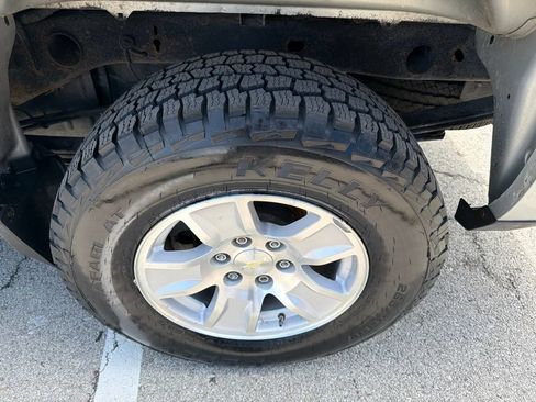 Used 2017 Chevrolet Silverado 1500 W/T AWD/4WD image 24