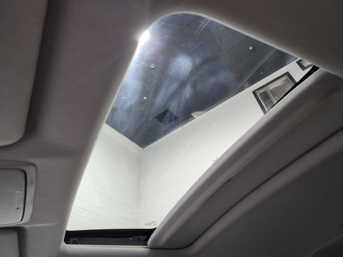 Used 2019 Honda CR-V EX image 2