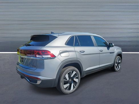 New 2026 Volkswagen Atlas Cross Sport SE image 2