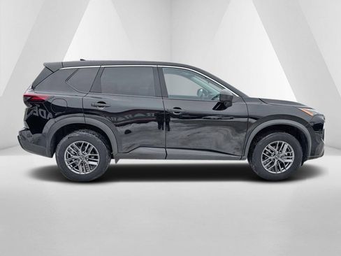 Used 2024 Nissan Rogue S image 8