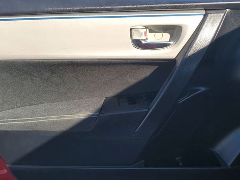 Used 2016 Toyota Corolla LE image 38