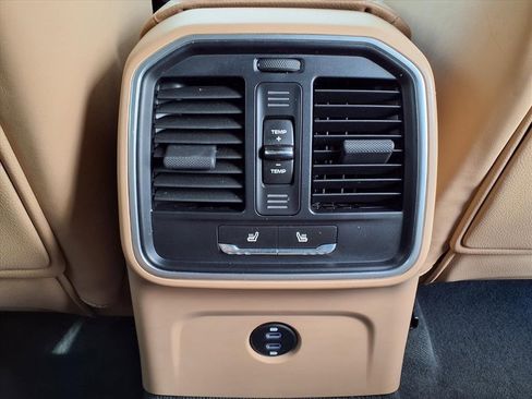 Used 2020 Porsche Macan image 16