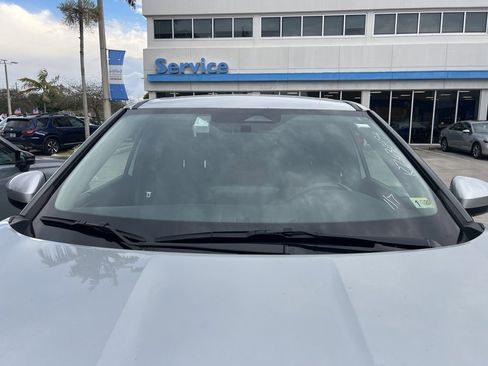 Used 2024 Mitsubishi Outlander AWD image 15