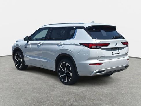 Used 2025 Mitsubishi Outlander SEL image 7