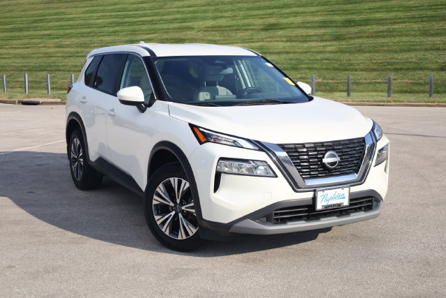 Used 2023 Nissan Rogue SV FWD image 2