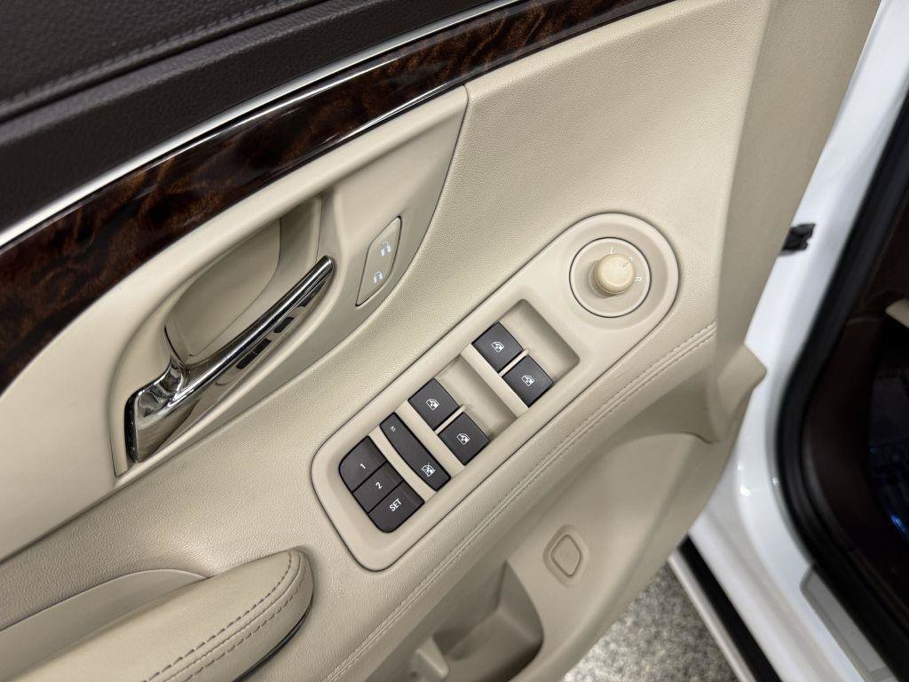 Used 2016 Buick LaCrosse Leather FWD image 23
