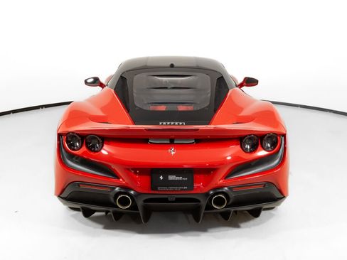 Used 2022 Ferrari F8 Tributo RWD image 7
