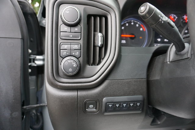 Used 2024 Chevrolet Silverado 2500 Custom w/ Custom Value Package AWD/4WD image 20