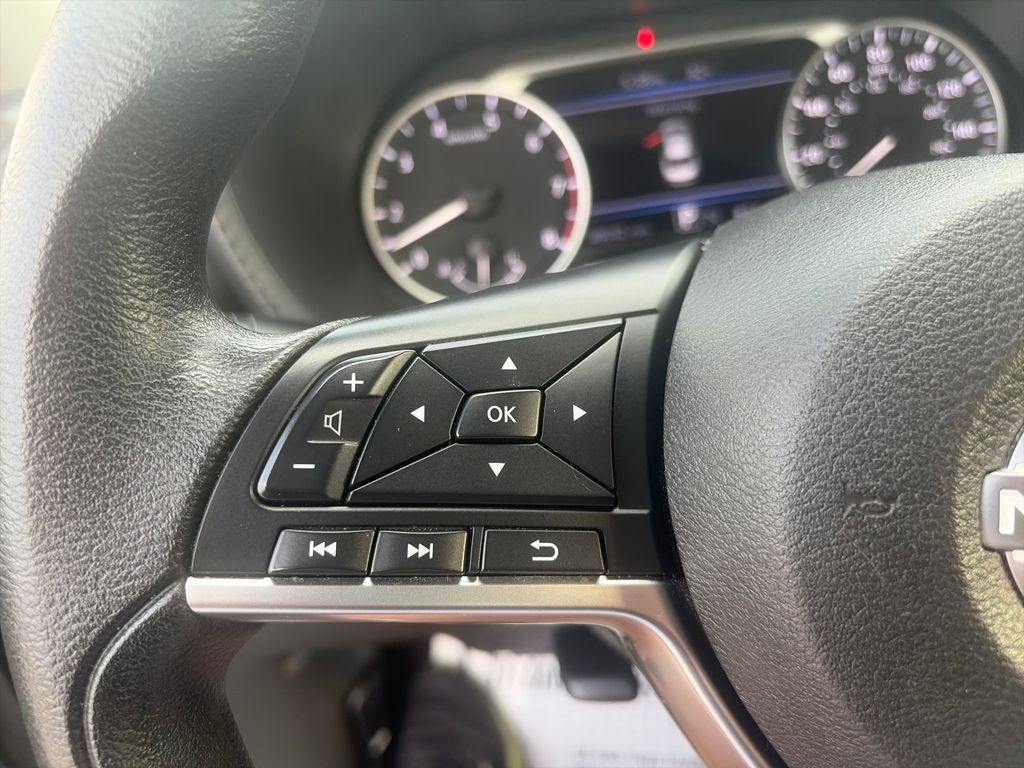 Used 2024 Nissan Sentra SV FWD image 31