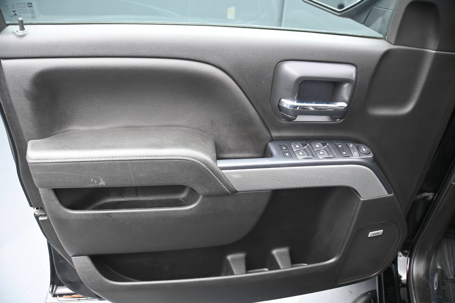 Used 2018 Chevrolet Silverado 1500 LT w/ Midnight Edition AWD/4WD image 17