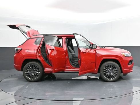 Used 2024 Jeep Compass Limited image 58